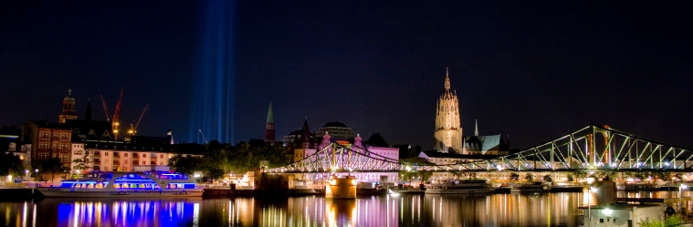 Frankfurt i Tyskland nattetid